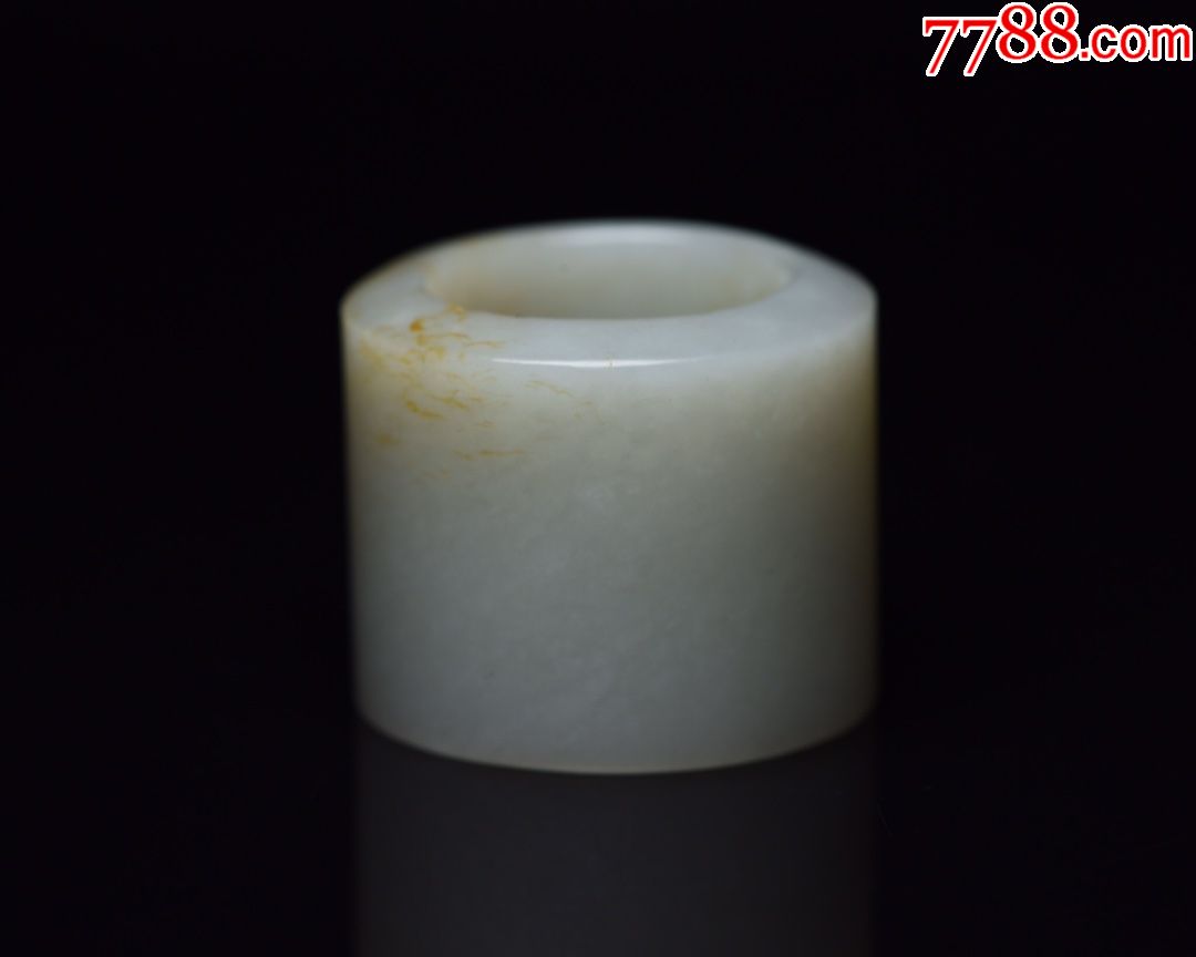 玉扳指价格揭秘，究竟多少钱？